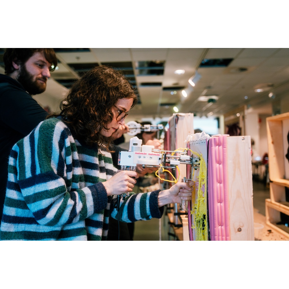 Workshop Tufting op Mutation Festival 2026 Wintercircus: maak zelf je tapijt of wanddecoratie (formaat 35×35) - Afbeelding 10